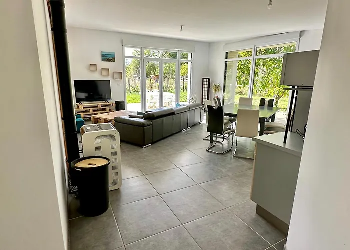 Holiday home Maison Eco-chic 4 Proche Et Troyes Jardin Wifi Nigloland Lusigny-sur-Barse